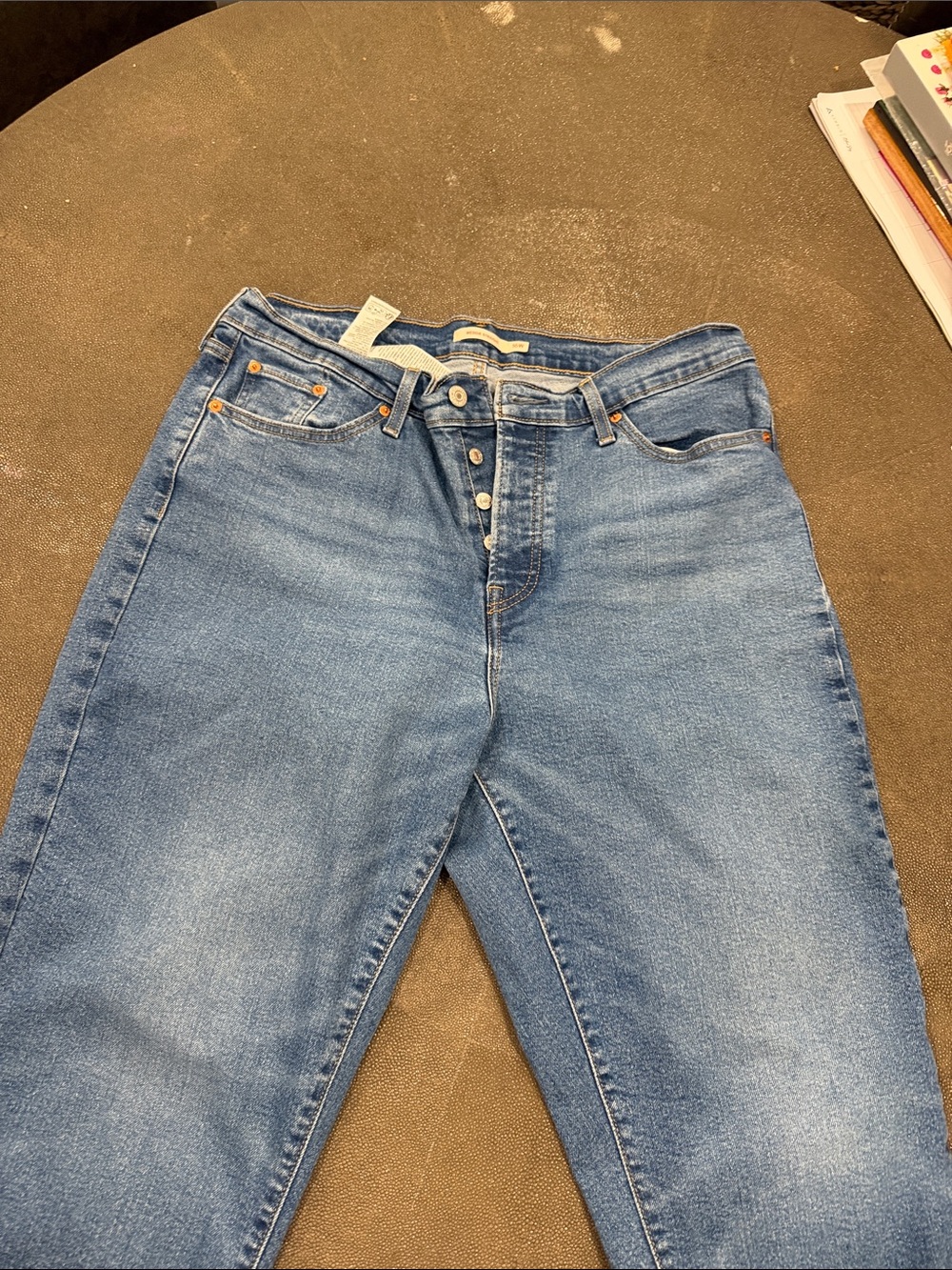High-Rise Blue Wash Women's Jeans with Button-Fly